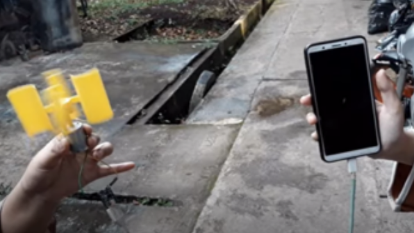 Si Pintar Charging (Solusi Inovasi Charger HP Berbasis Renewable Energy)